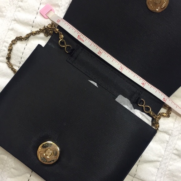 AMANDA SMITH | Vintage Chain Crossbody Purse - Picture 3 of 6